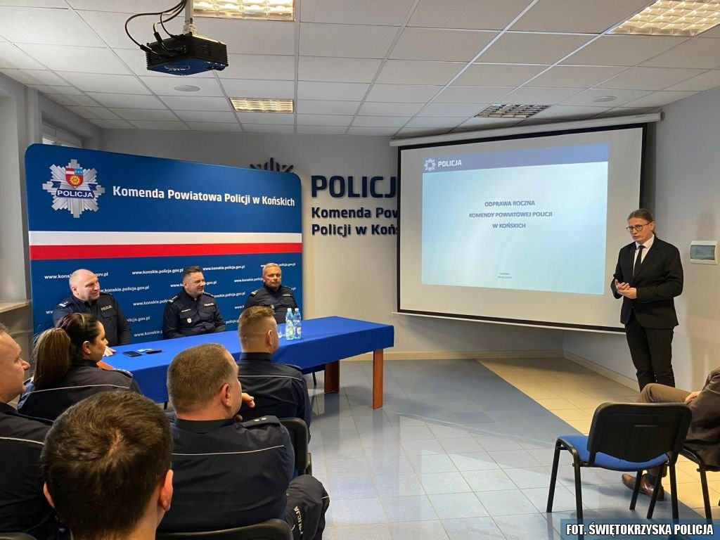 Policja w Końskich podsumowała rok. Jest nowy wóz
