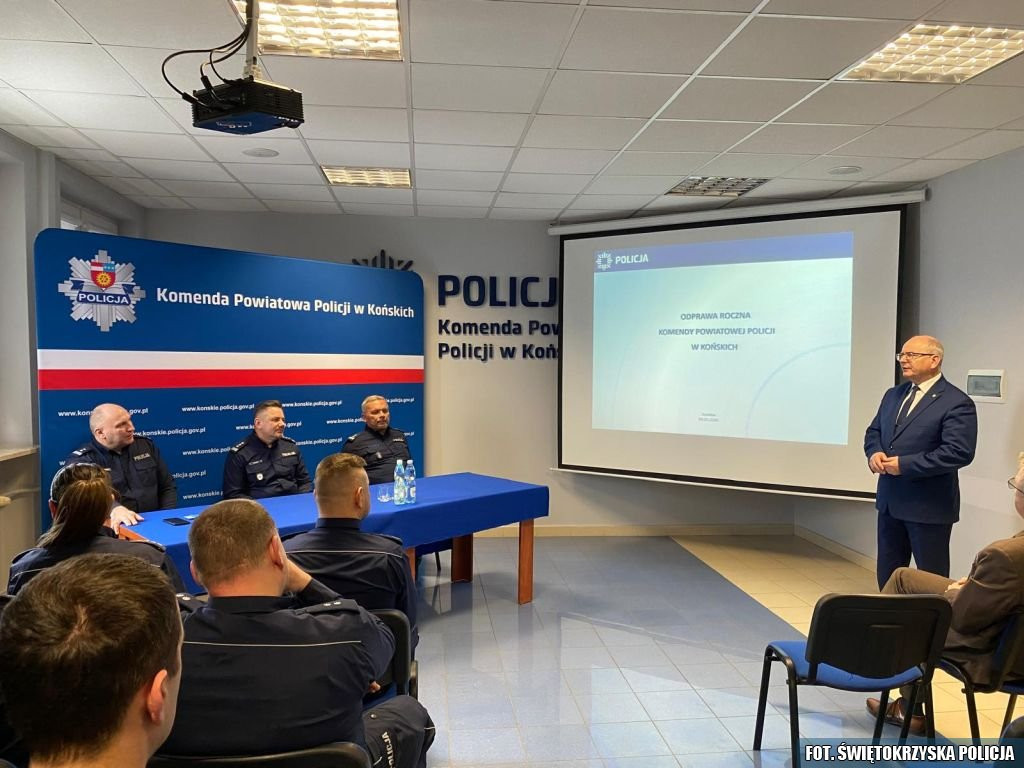 Policja w Końskich podsumowała rok. Jest nowy wóz