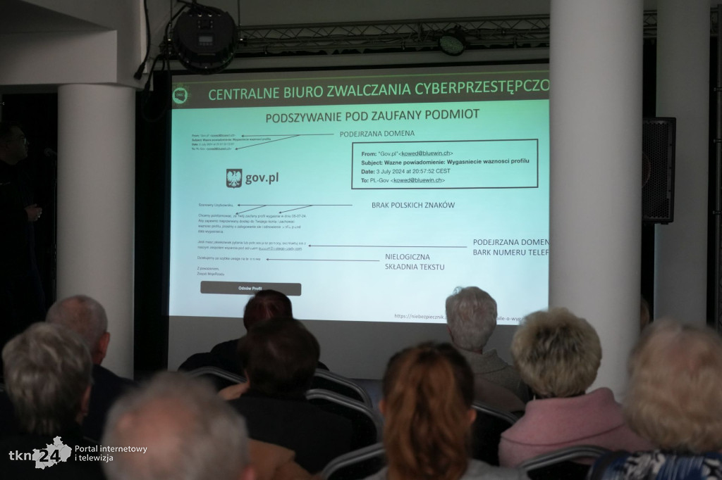 Policja i Straż Pożarna o bezpieczeństwie w praktyce w Koneckim Centrum Kultury