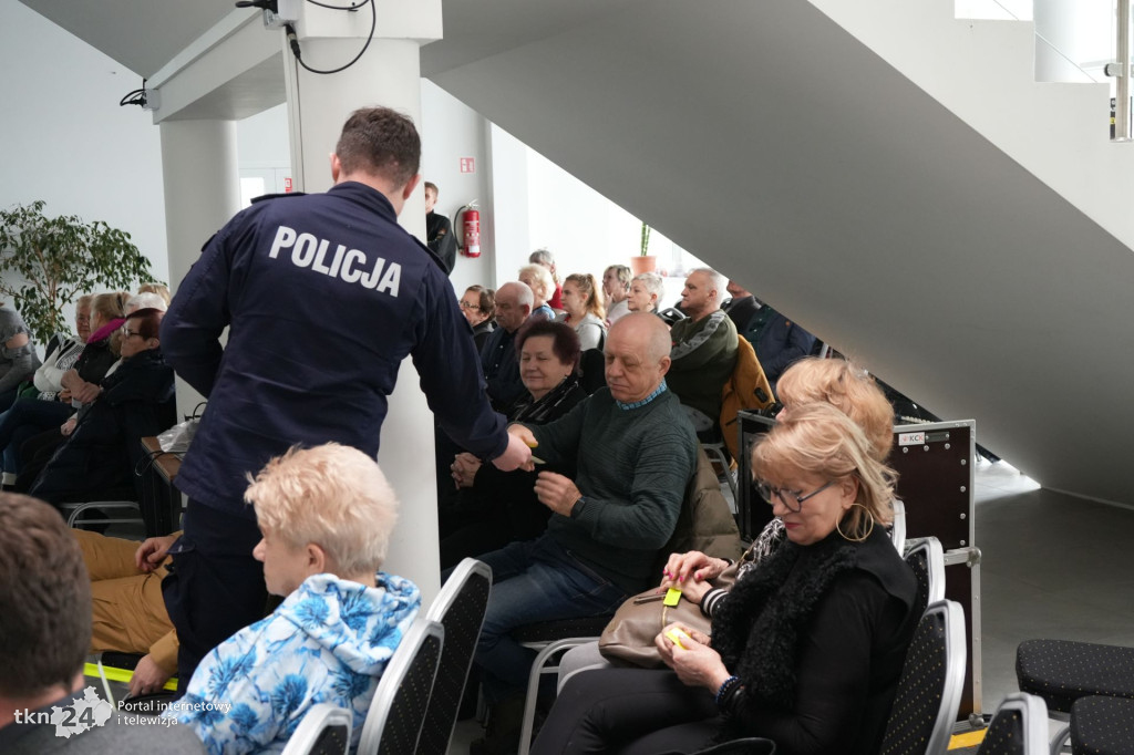 Policja i Straż Pożarna o bezpieczeństwie w praktyce w Koneckim Centrum Kultury