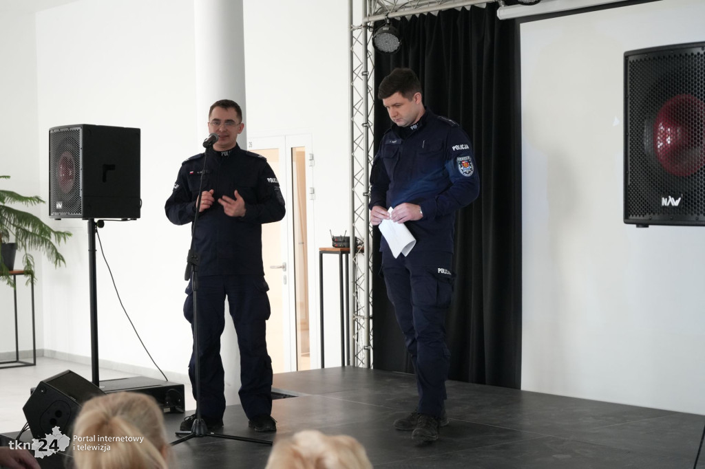 Policja i Straż Pożarna o bezpieczeństwie w praktyce w Koneckim Centrum Kultury