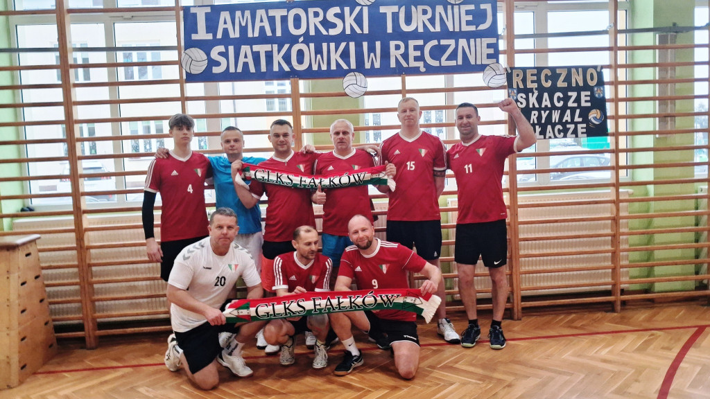 Zwycięstwo GLKS Fałków w turnieju siatkówki w Ręcznie
