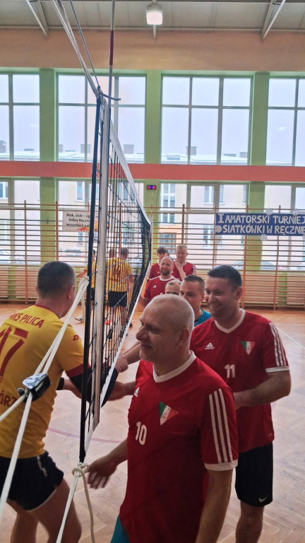 Zwycięstwo GLKS Fałków w turnieju siatkówki w Ręcznie