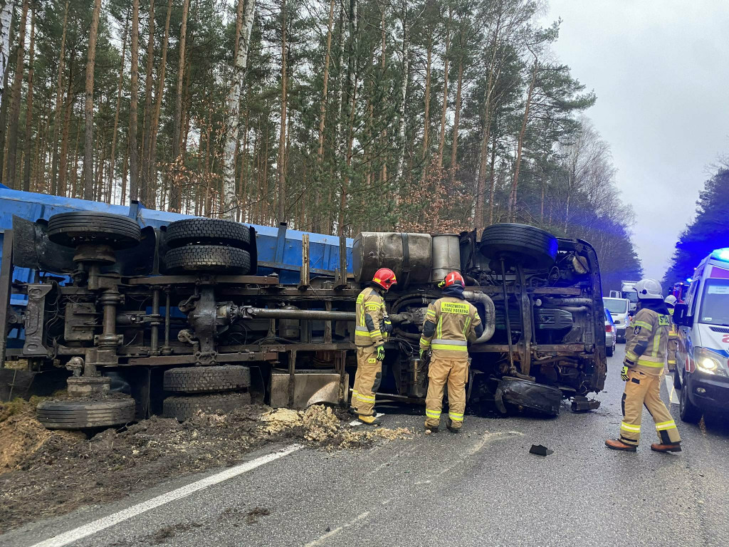 Wypadek ciężarówki na DK42 w gminie Końskie
