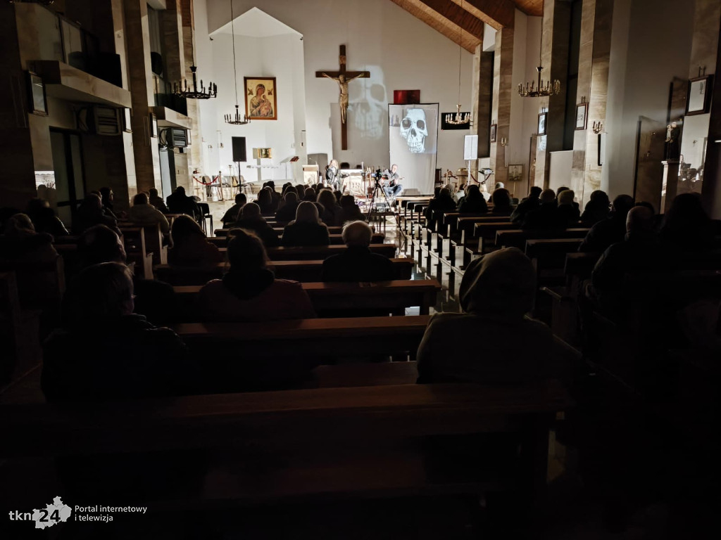 Koncert Oswajanie Śmierci w Końskich