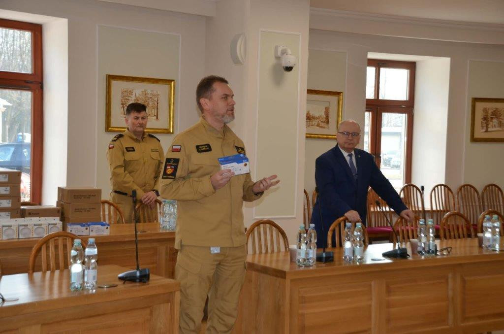 Strażacy przekazali czujki dymu włodarzom gmin