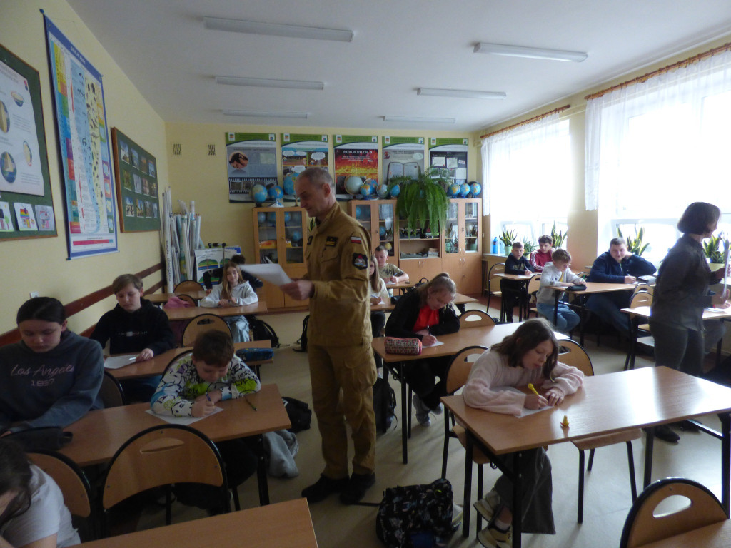 Młodzież z Rudy Malenieckiej zapobiega pożarom