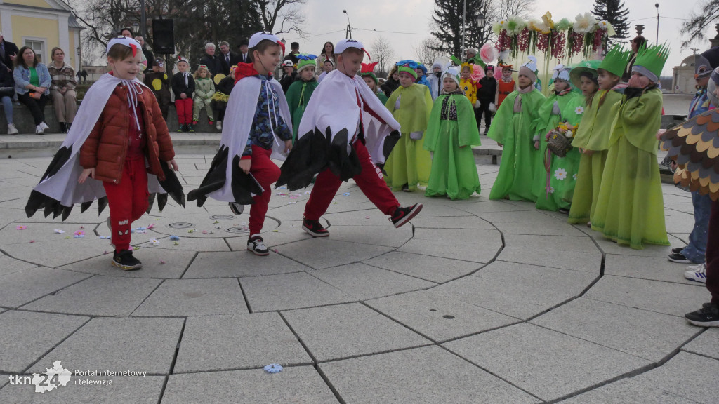 Przedszkolaki powitały wiosnę w Końskich