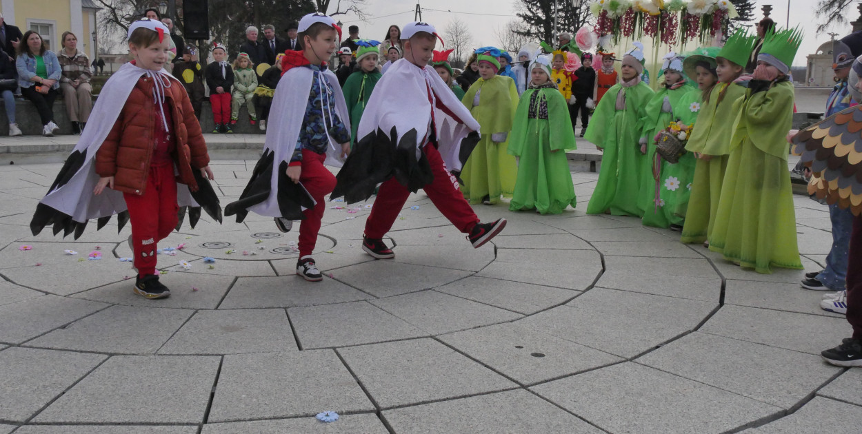 Przedszkolaki powitały wiosnę w Końskich