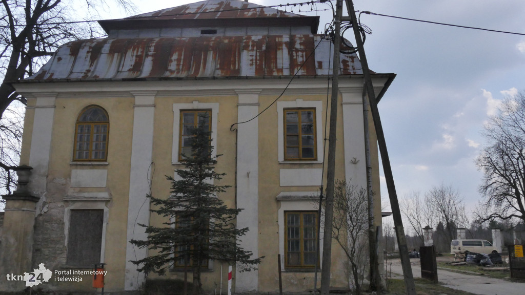 Kończy się remont pomnika Glorietty w Końskich