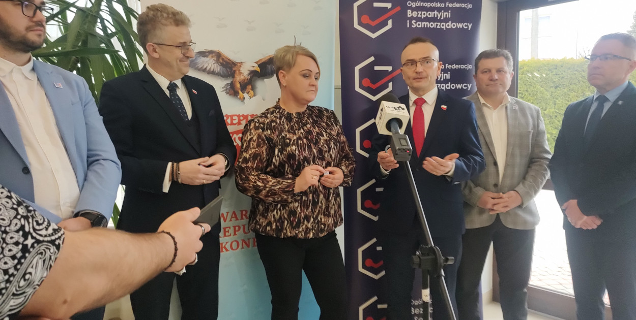 Marek Woch w Końskich. Spotkanie z mieszkańcami i zawiązanie struktur Bezpartyjnych i Samorządowców