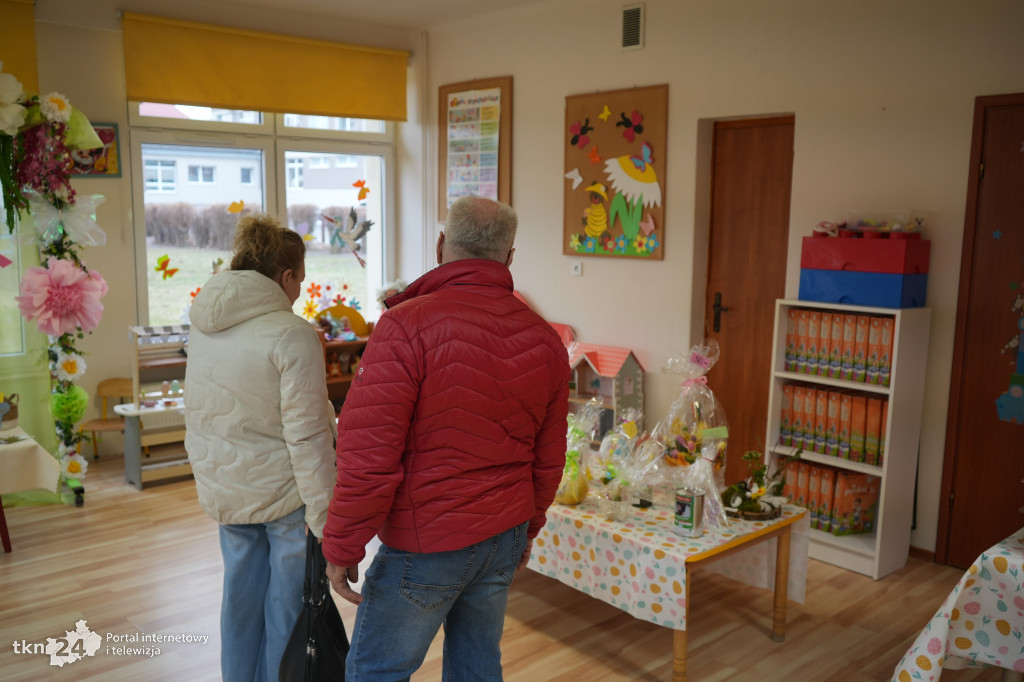 Pomagali Cyprianowi podczas kiermaszu w Końskich