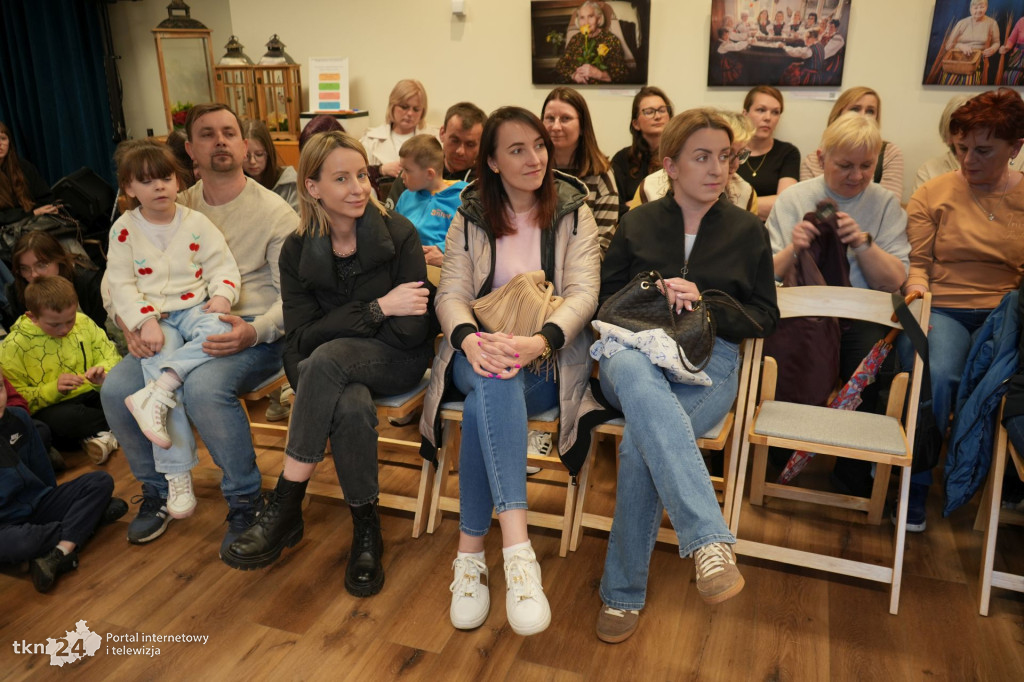 Świąteczna wystawa łączyła pokolenia w Gowarczowie