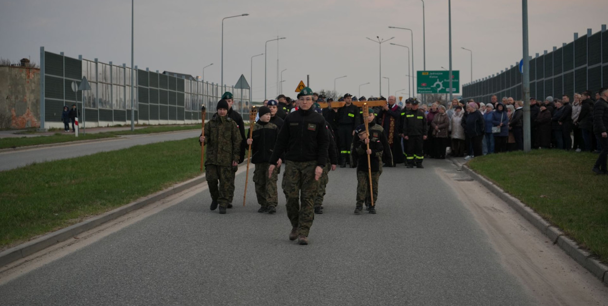 Wierni maszerowali ulicami Końskich