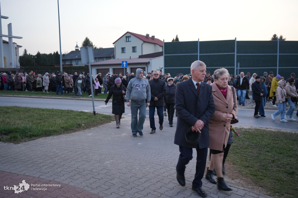 Wierni maszerowali ulicami Końskich