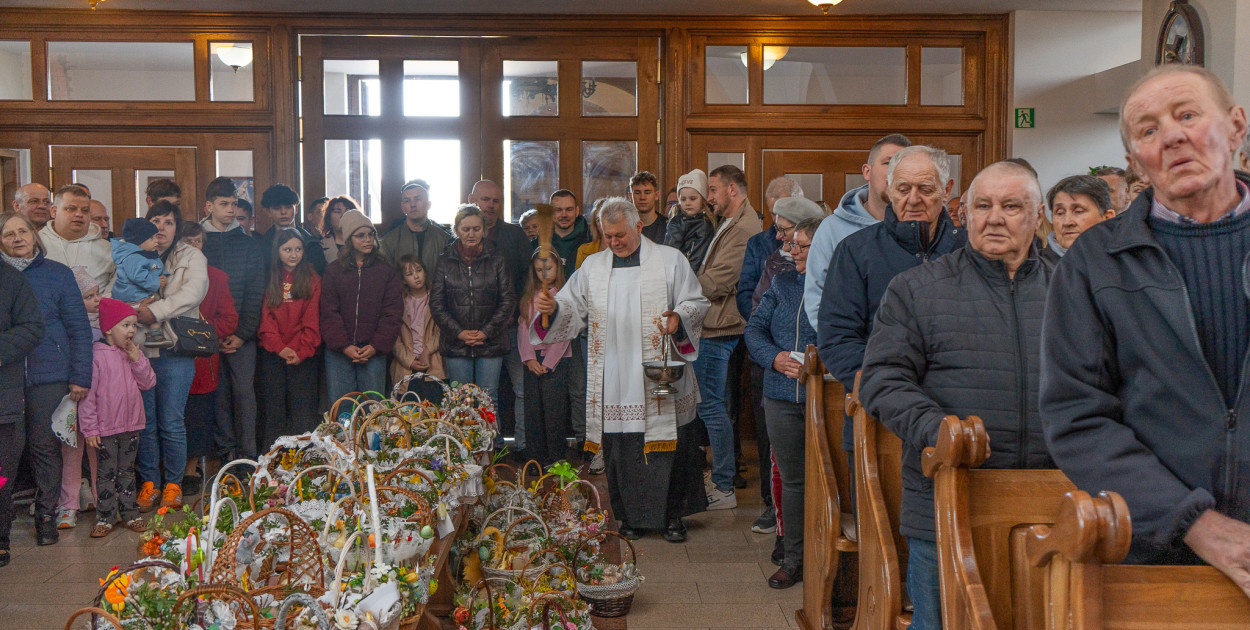 Wielka Sobota: Święcenie pokarmów w Modliszewicach