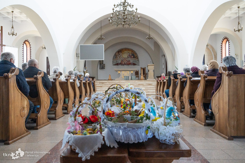 Wielka Sobota: Święcenie pokarmów w Modliszewicach