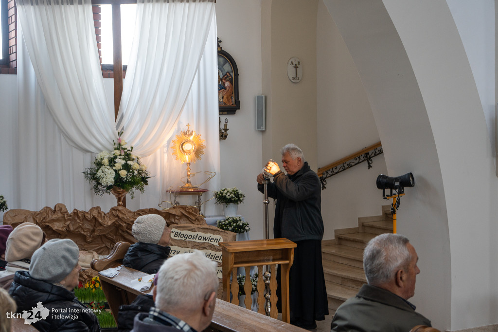 Wielka Sobota: Święcenie pokarmów w Modliszewicach