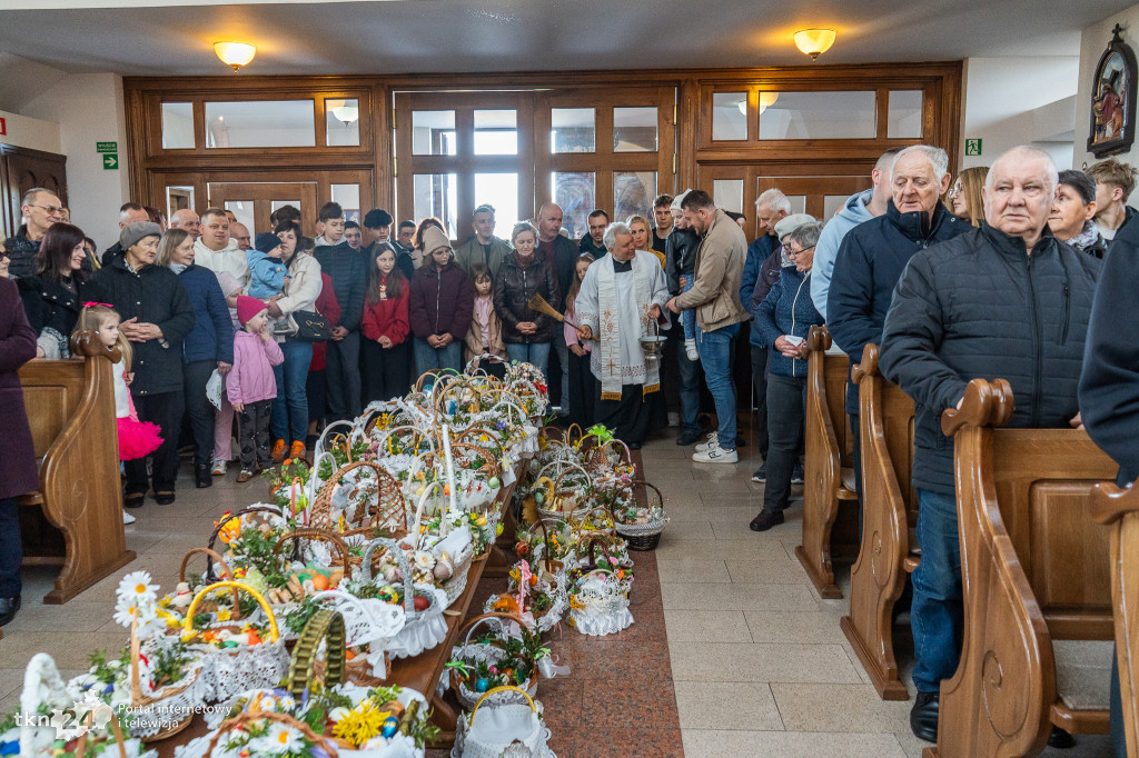 Wielka Sobota: Święcenie pokarmów w Modliszewicach