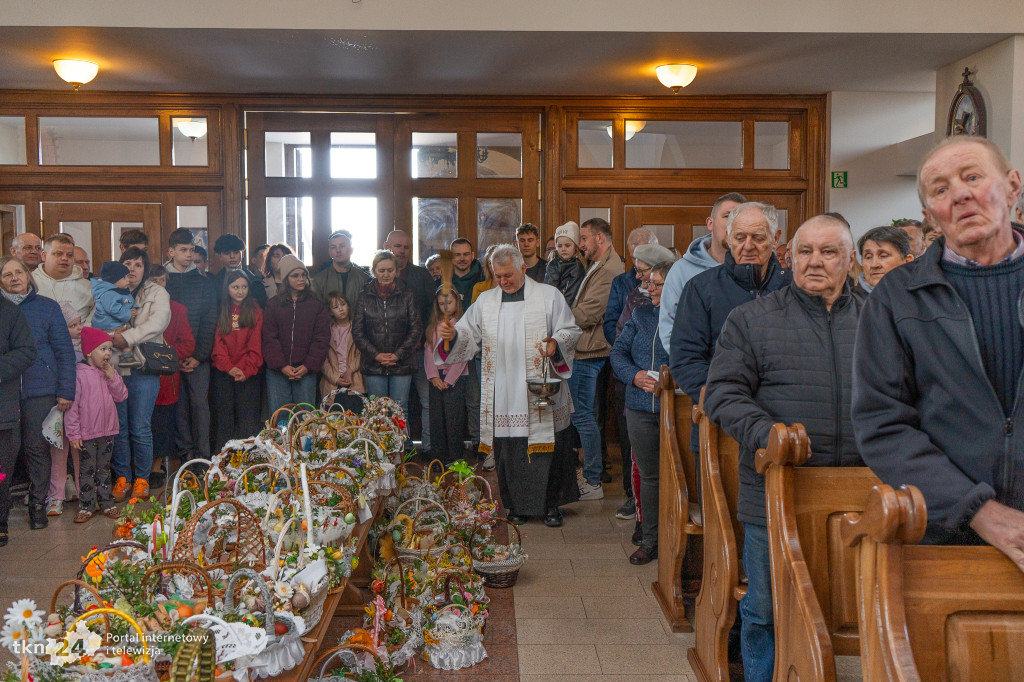 Wielka Sobota: Święcenie pokarmów w Modliszewicach