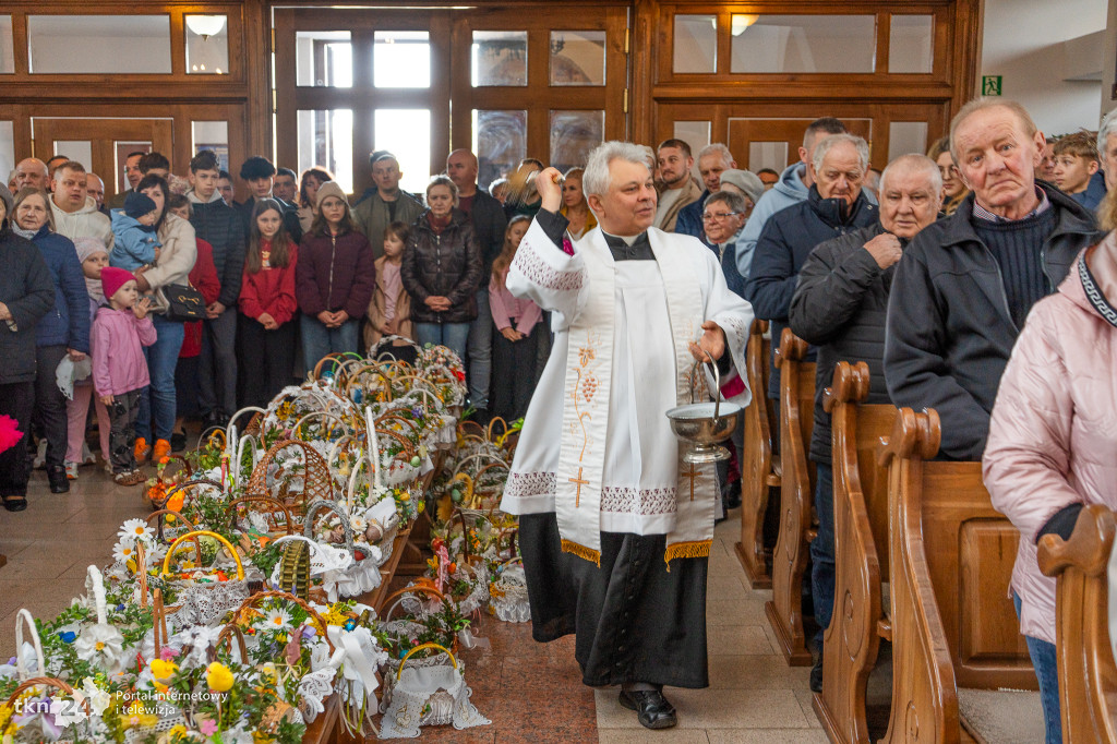 Wielka Sobota: Święcenie pokarmów w Modliszewicach