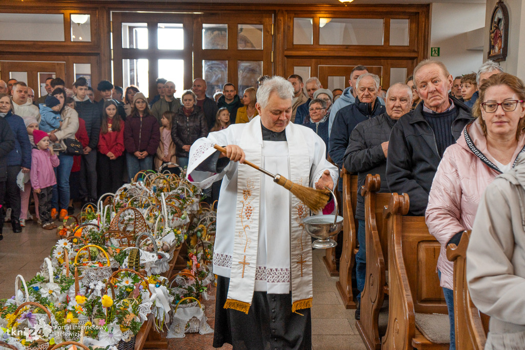 Wielka Sobota: Święcenie pokarmów w Modliszewicach
