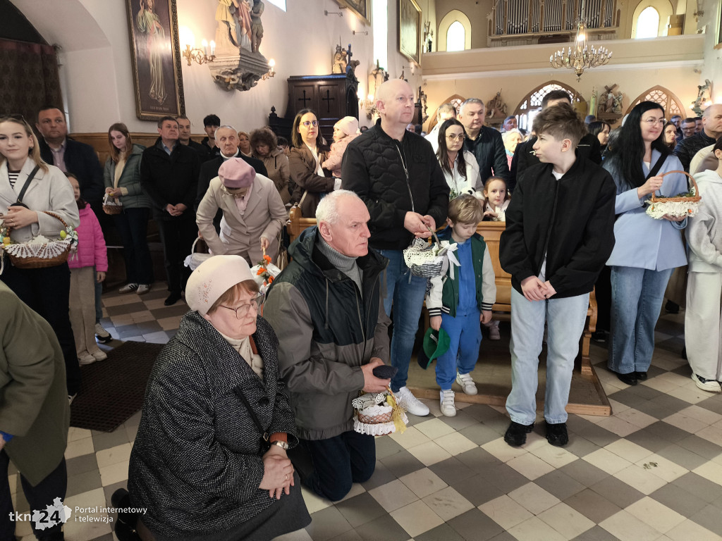 Wielka Sobota: Święcenie Pokarmów w Kolegiacie św. Mikołaja w Końskich
