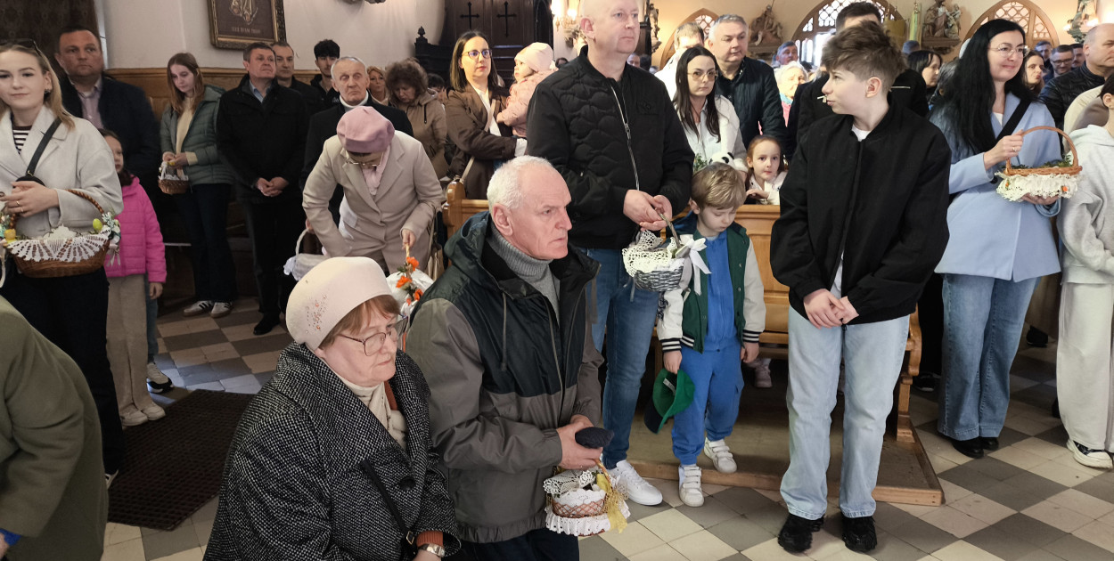 Wielka Sobota: Święcenie Pokarmów w Kolegiacie św. Mikołaja w Końskich
