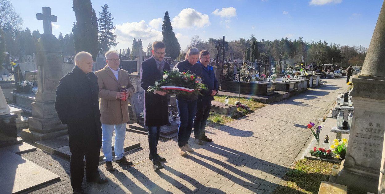 Przedstawiciele PiS upamiętnili rocznicę smoleńską