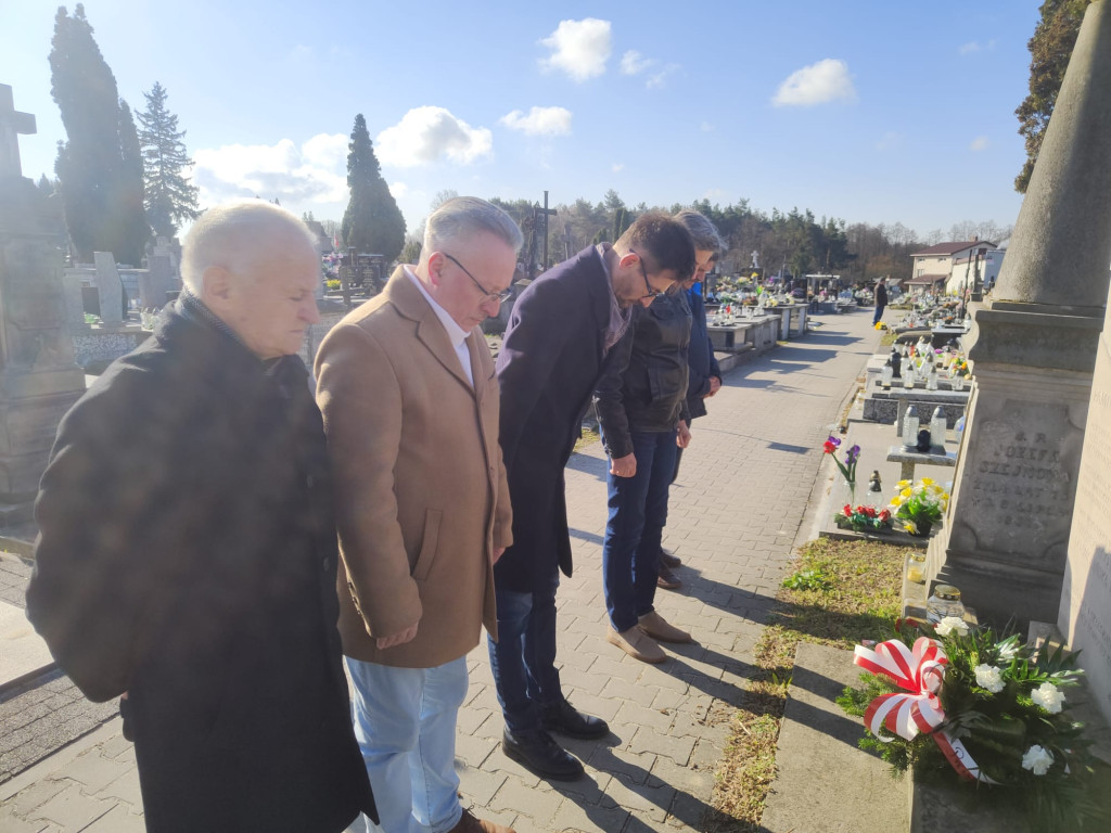 Przedstawiciele PiS upamiętnili rocznicę smoleńską