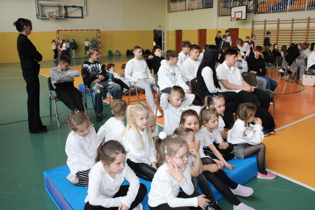 Uczniowie z Królewca uczcili pamięć pomordowanych