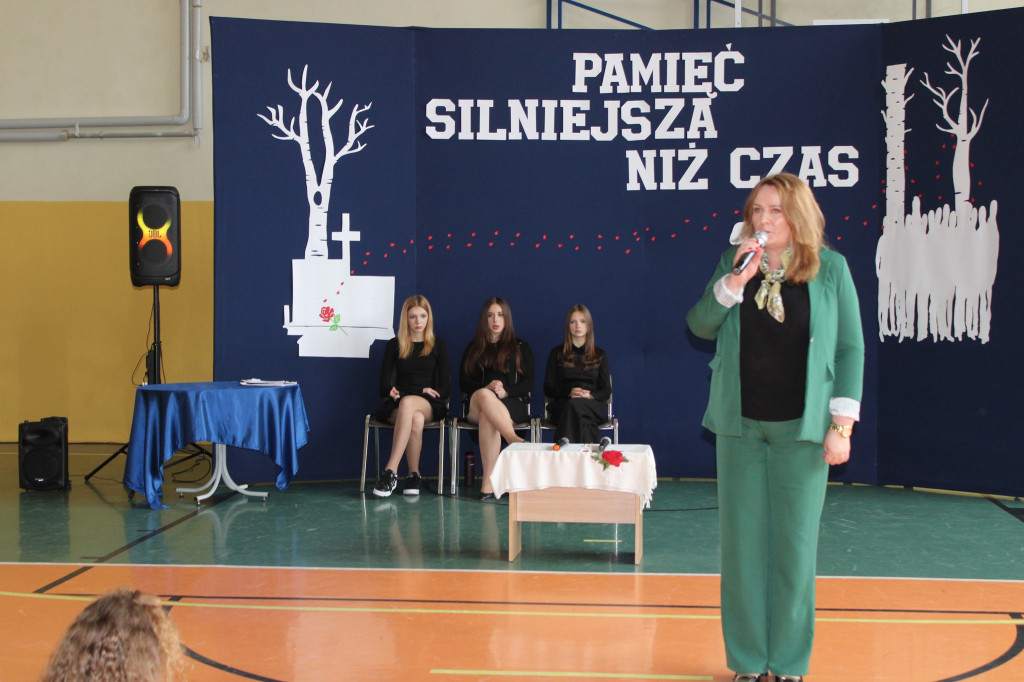 Uczniowie z Królewca uczcili pamięć pomordowanych