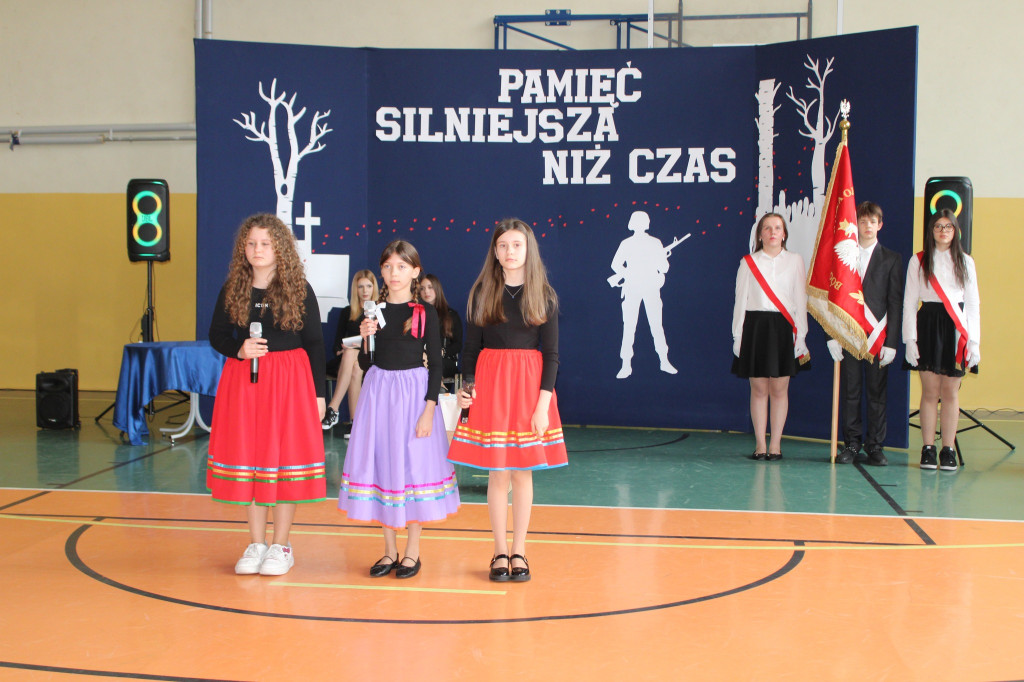 Uczniowie z Królewca uczcili pamięć pomordowanych