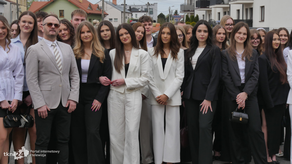 Pożegnanie absolwentów w I LO w Końskich