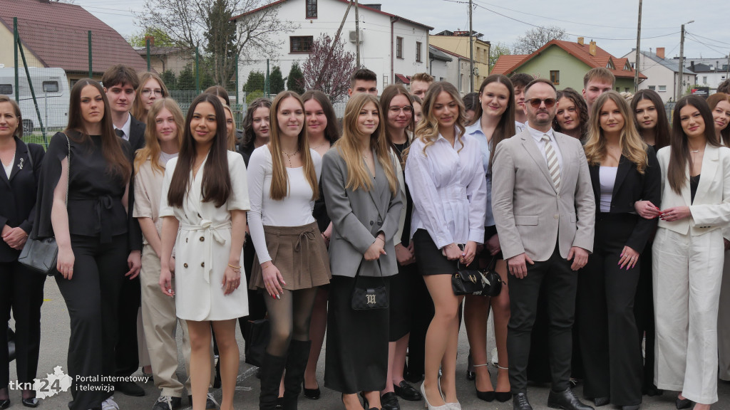 Pożegnanie absolwentów w I LO w Końskich