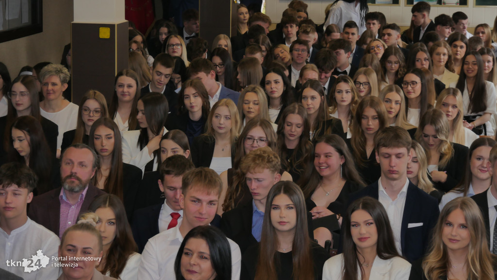 Pożegnanie absolwentów w I LO w Końskich