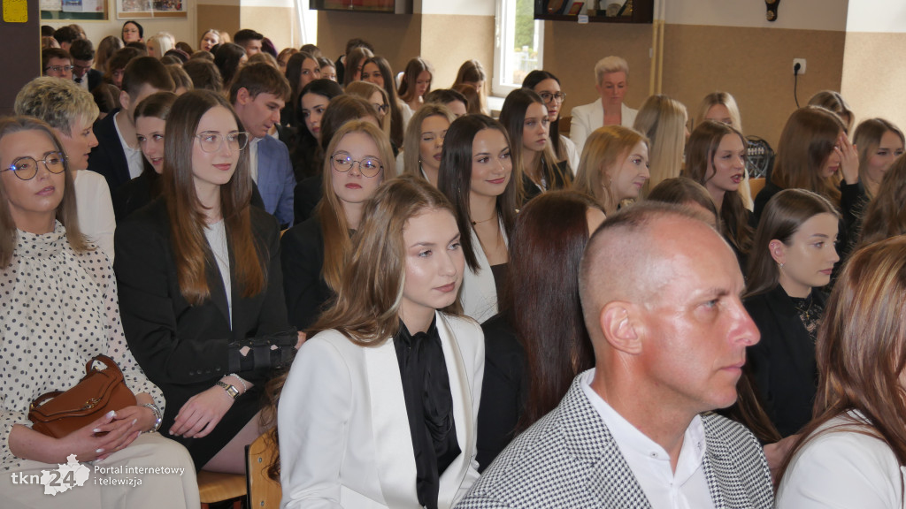 Pożegnanie absolwentów w I LO w Końskich