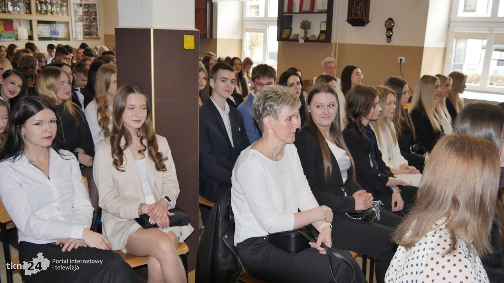 Pożegnanie absolwentów w I LO w Końskich
