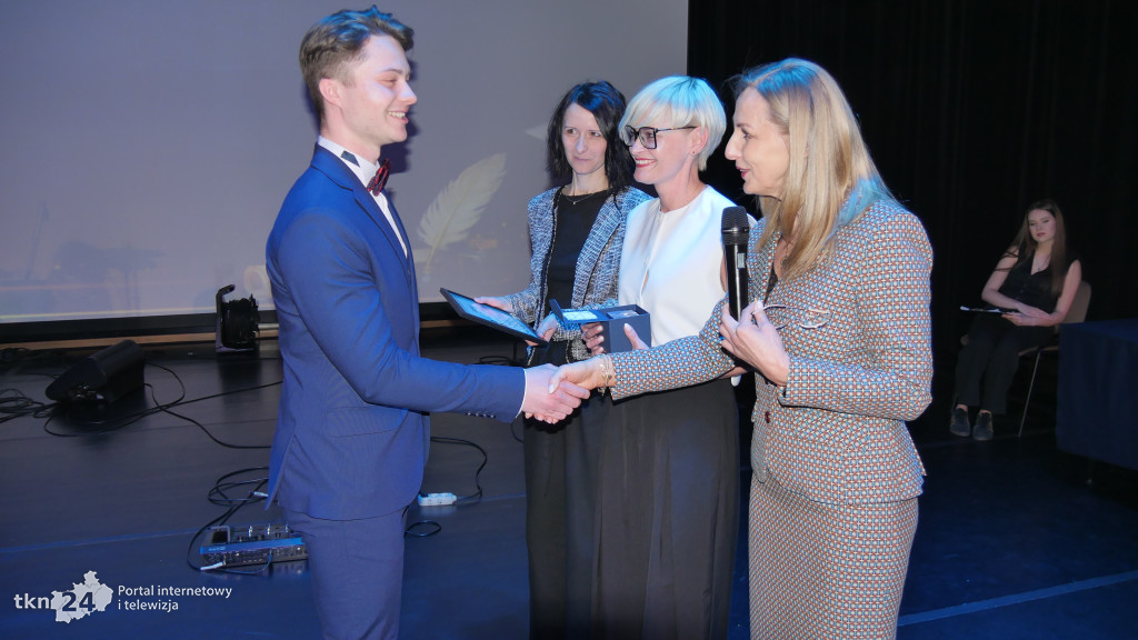 II LO w Końskich pożegnało swoich absolwentów