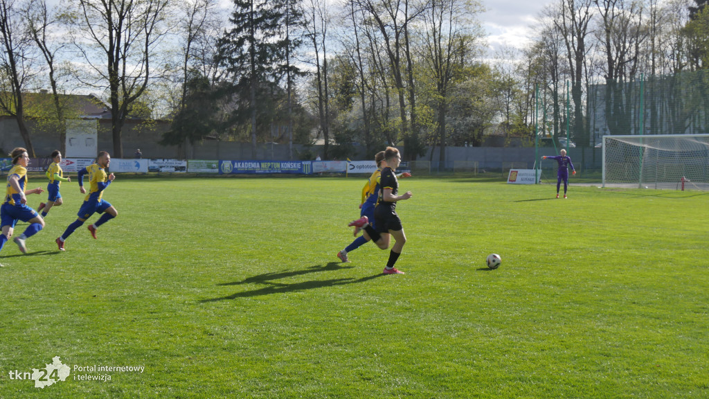Neptun Końskie ogrywa Koronę III Kielce 3:1