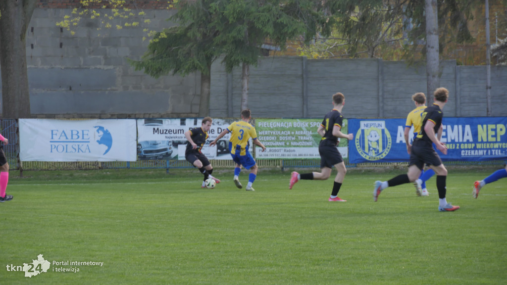 Neptun Końskie ogrywa Koronę III Kielce 3:1
