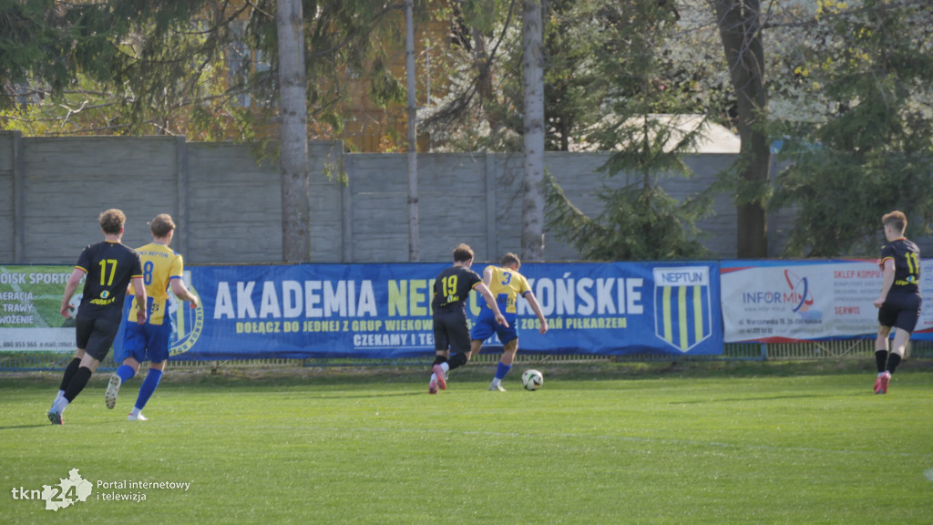 Neptun Końskie ogrywa Koronę III Kielce 3:1