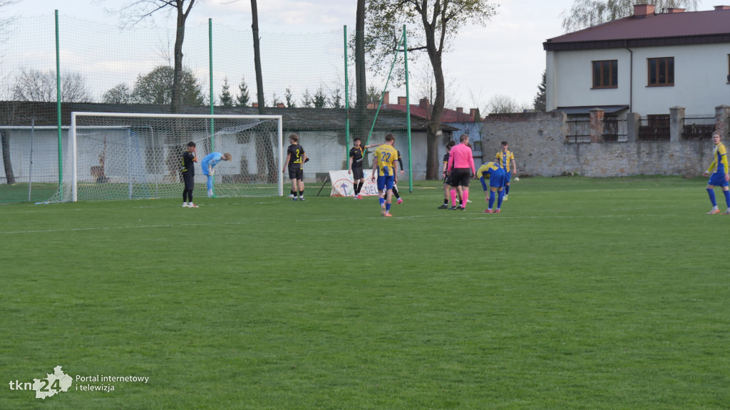 Neptun Końskie ogrywa Koronę III Kielce 3:1