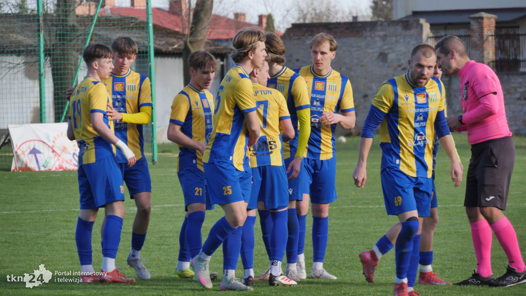 Neptun Końskie ogrywa Koronę III Kielce 3:1