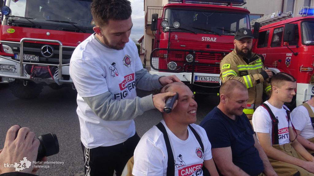 Smyków dla Cancer Fighters. Golenie głów i zbiórka kasy
