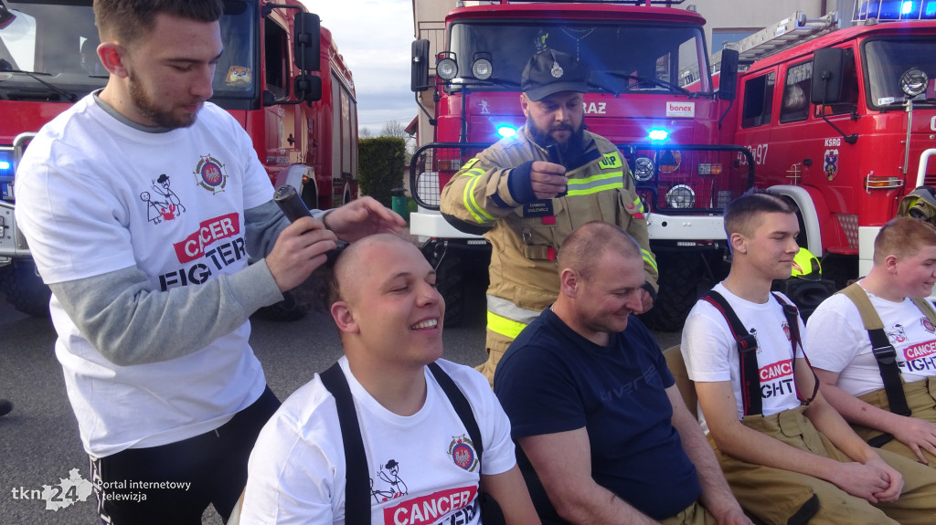 Smyków dla Cancer Fighters. Golenie głów i zbiórka kasy