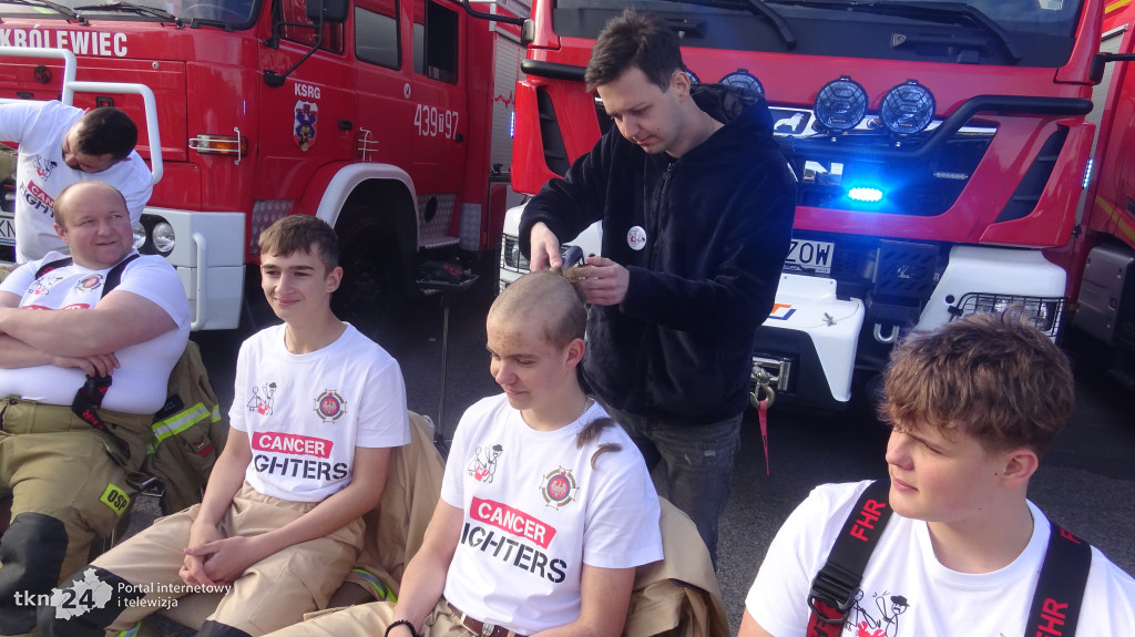Smyków dla Cancer Fighters. Golenie głów i zbiórka kasy