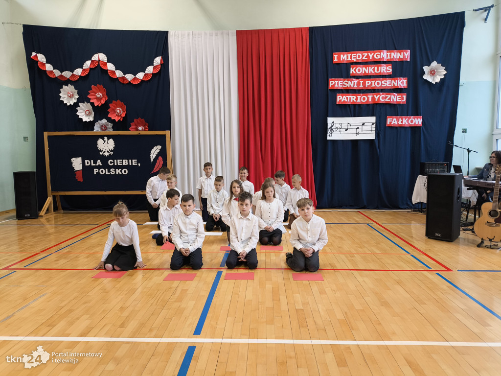 Piosenki patriotyczne w Fałkowie