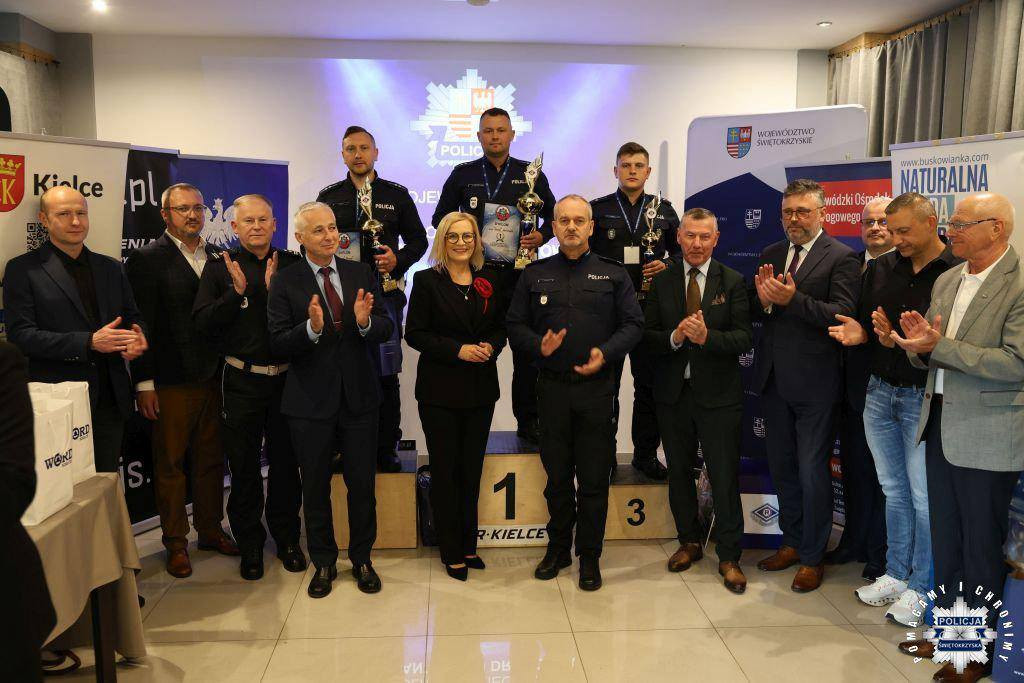 Aspirant Kamil Prasał drugim najlepszym policjantem ruchu drogowego w województwie