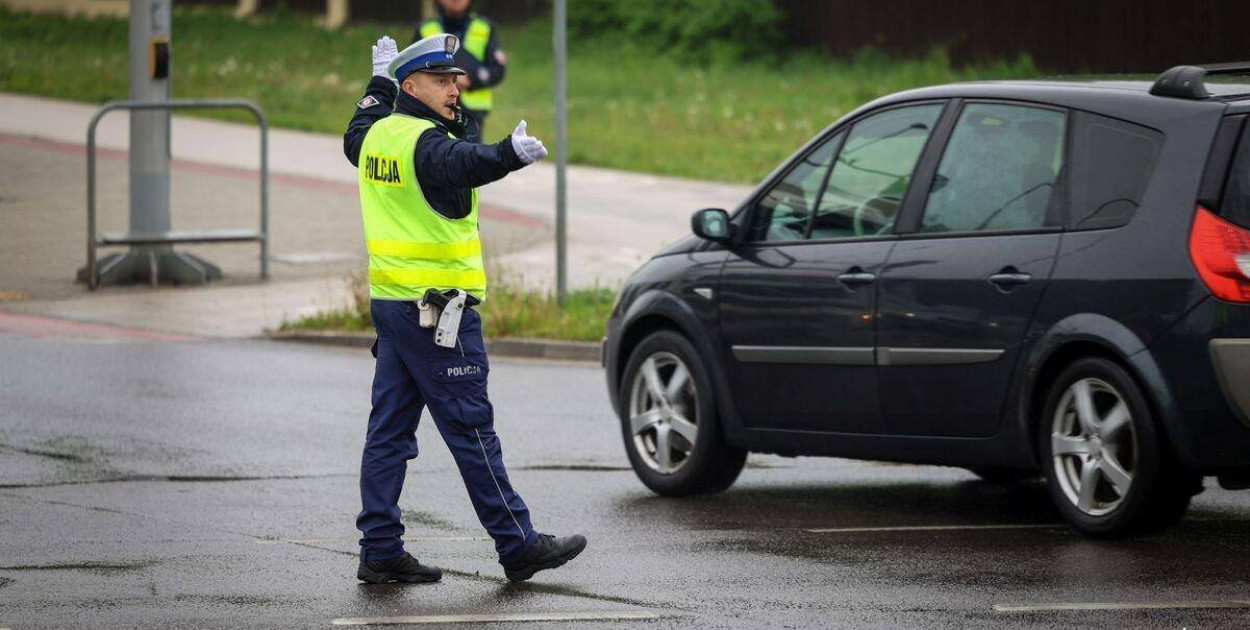Aspirant Kamil Prasał drugim najlepszym policjantem ruchu drogowego w województwie
